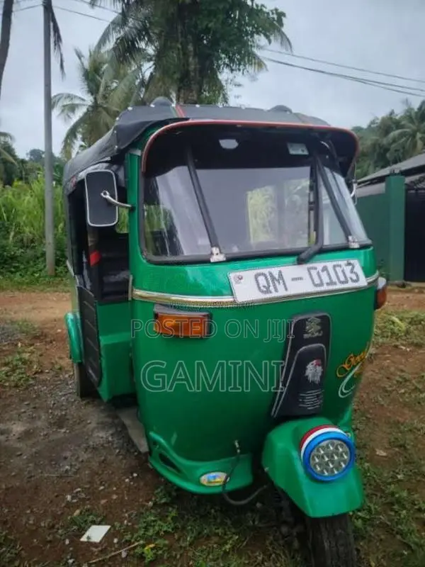 Bajaj 4 Stroke 2007 Three Wheel (Used)