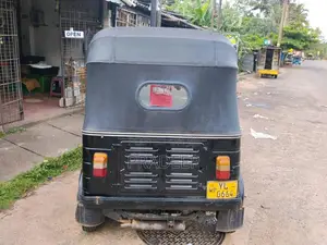 Bajaj 4 Stroke 2011 Three Wheel (Used)