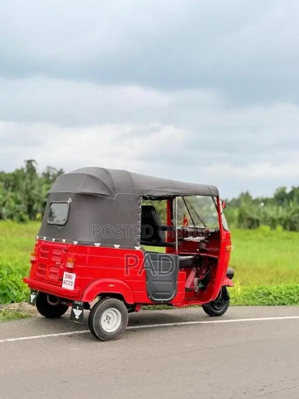 Bajaj 2 Stroke 2000 Three Wheel (Used)
