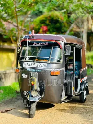 Bajaj 2 Stroke 2004 Three Wheel (Used)