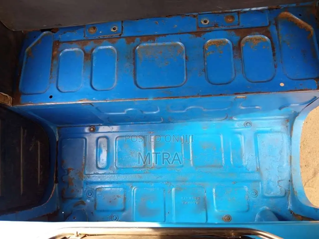 Bajaj RE 205 2013 Three Wheel (Used)