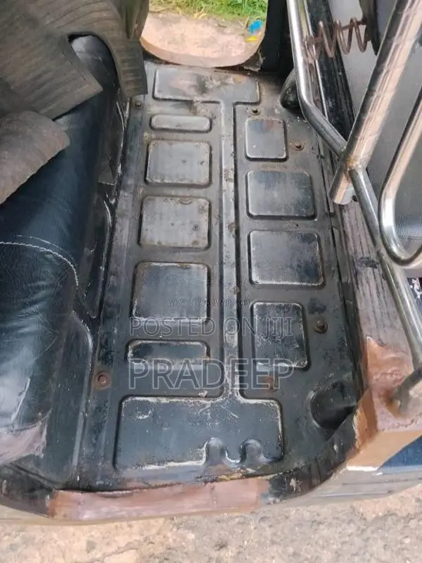 Bajaj 4 Stroke 2011 Three Wheel (Used)