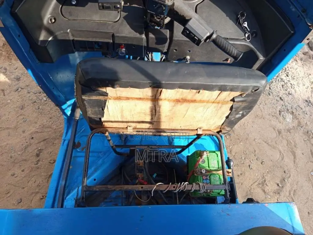 Bajaj RE 205 2013 Three Wheel (Used)