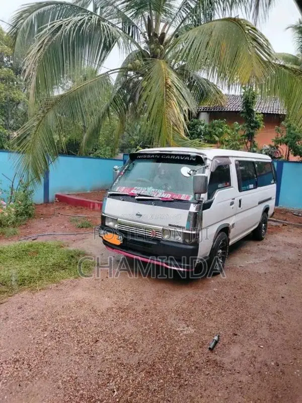 Nissan Caravan 2003 Van (Used)