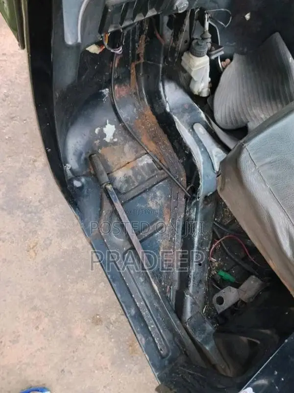 Bajaj 4 Stroke 2011 Three Wheel (Used)