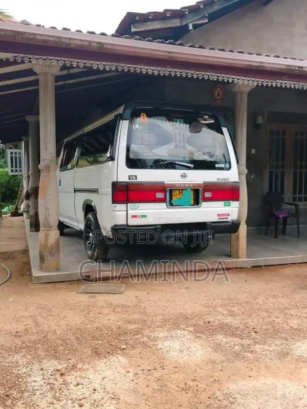 Nissan Caravan 2003 Van (Used)