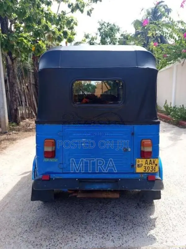 Bajaj RE 205 2013 Three Wheel (Used)