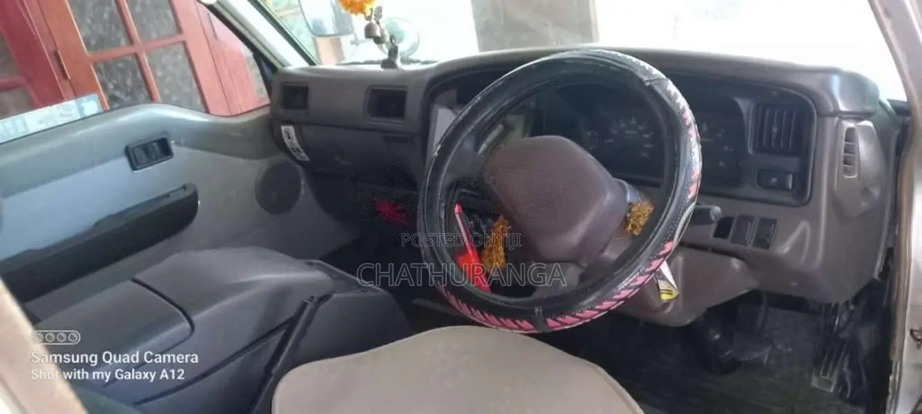Nissan Caravan 1993 Van (Used)