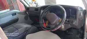 Nissan Caravan 1993 Van (Used)