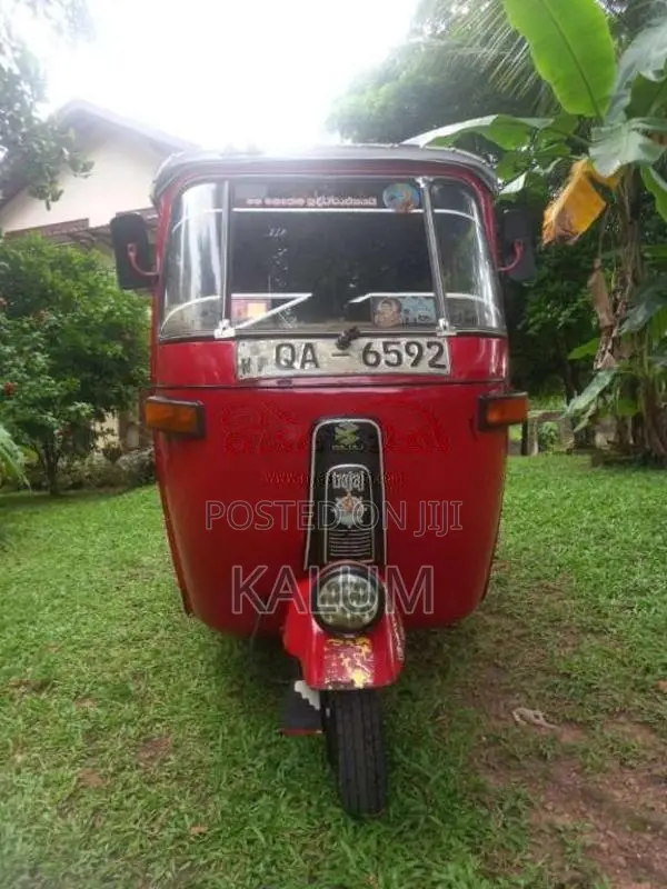 Bajaj 2 Stroke 2005 Three Wheel (Used)