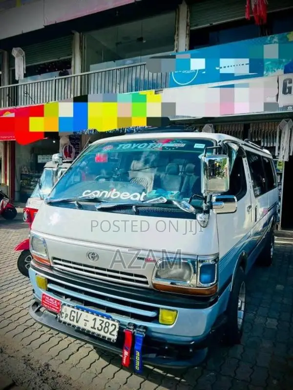 Toyota Dolphin 2002 Van (Used)