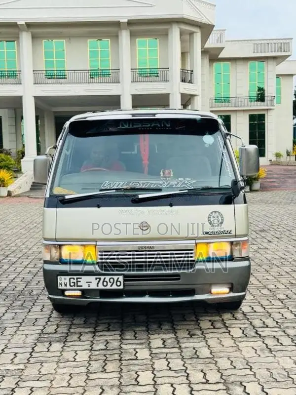 Nissan Caravan GLL 2000 Van (Used)