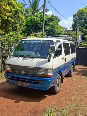 Toyota Dolphin 1993 Van (Used)