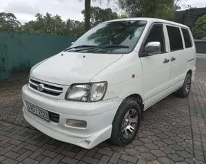 Toyota Noah Kr42 2001 Van (Used)