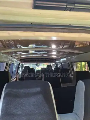 Toyota Dolphin 1993 Van (Used)