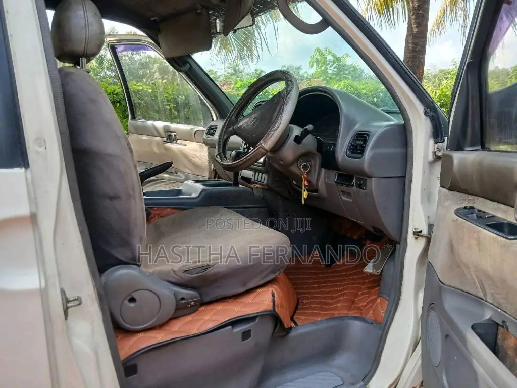 Nissan Serena VX 1994 Van (Used)