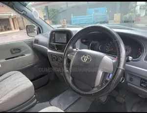 Toyota Noah Kr42 2001 Van (Used)