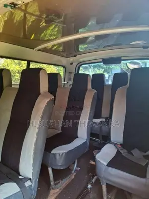 Toyota Dolphin 1993 Van (Used)