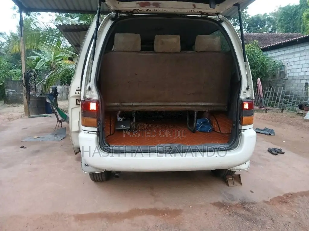 Nissan Serena VX 1994 Van (Used)
