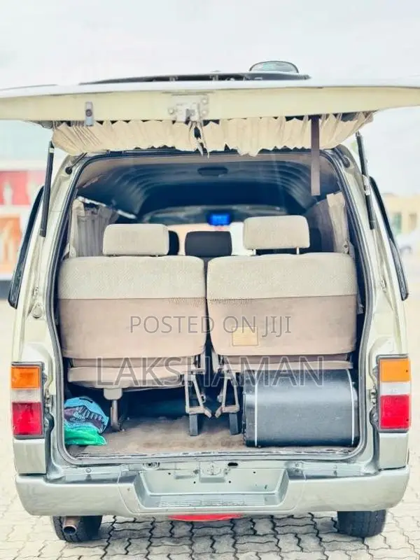 Nissan Caravan GLL 2000 Van (Used)