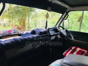 Mitsubishi L300 1984 Van (Used)