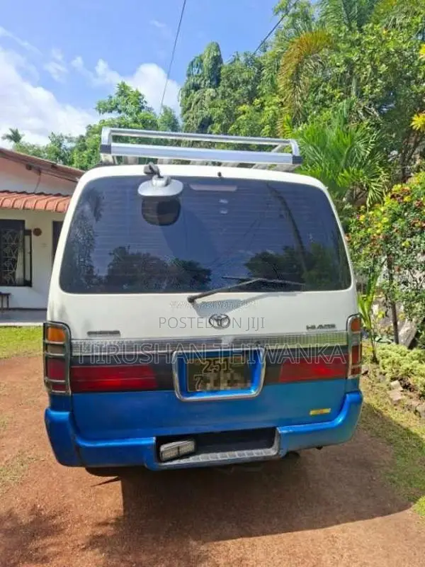 Toyota Dolphin 1993 Van (Used)