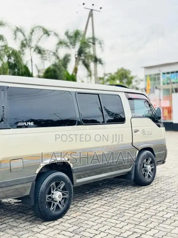 Nissan Caravan GLL 2000 Van (Used)