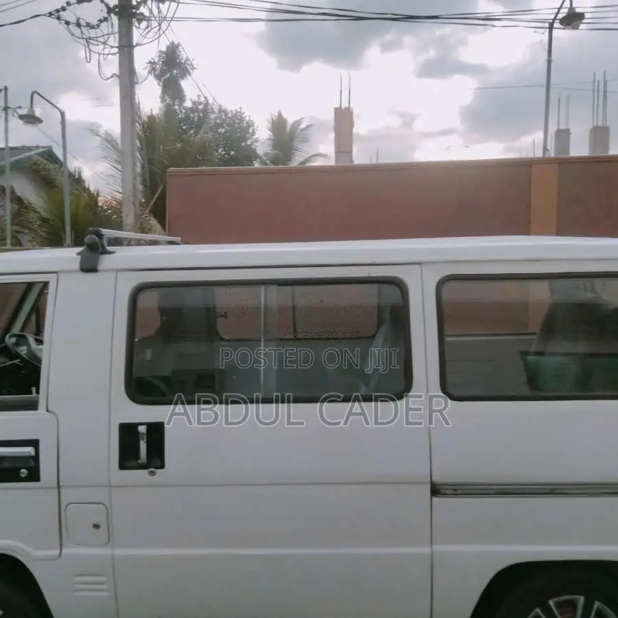 Mitsubishi L300 1989 Van (Used)