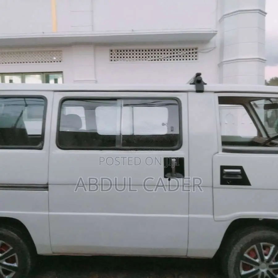 Mitsubishi L300 1989 Van (Used)