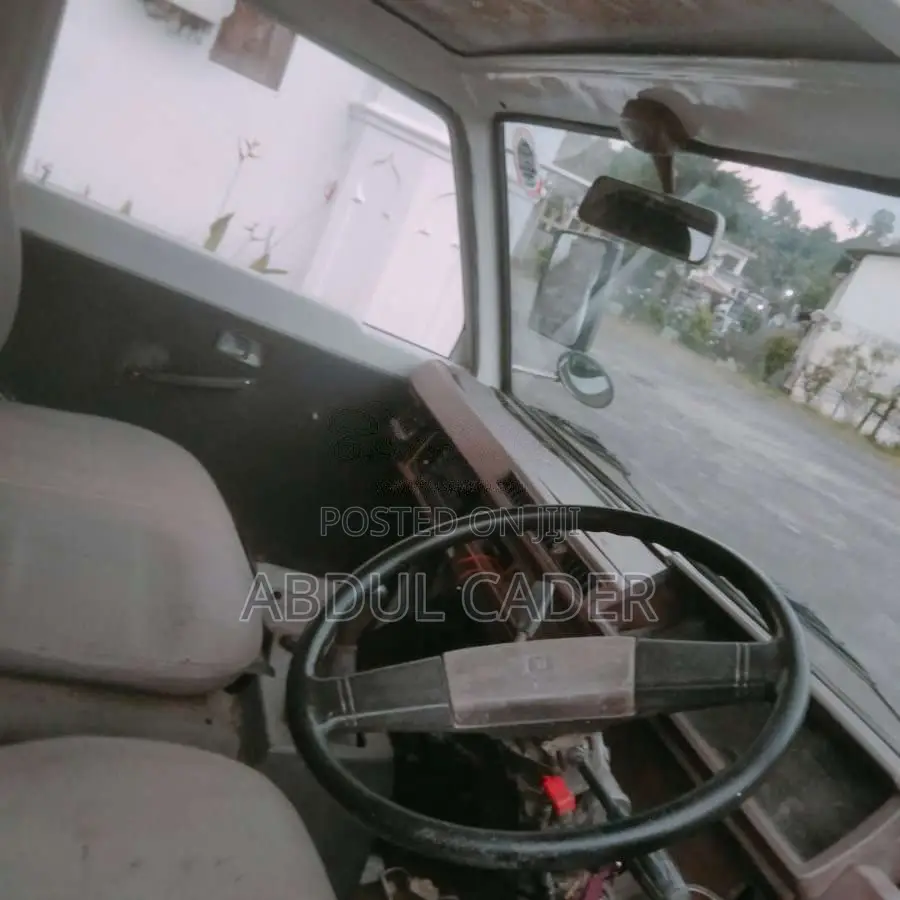 Mitsubishi L300 1989 Van (Used)