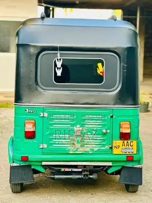 Bajaj RE 205 2012 Three Wheel (Used)