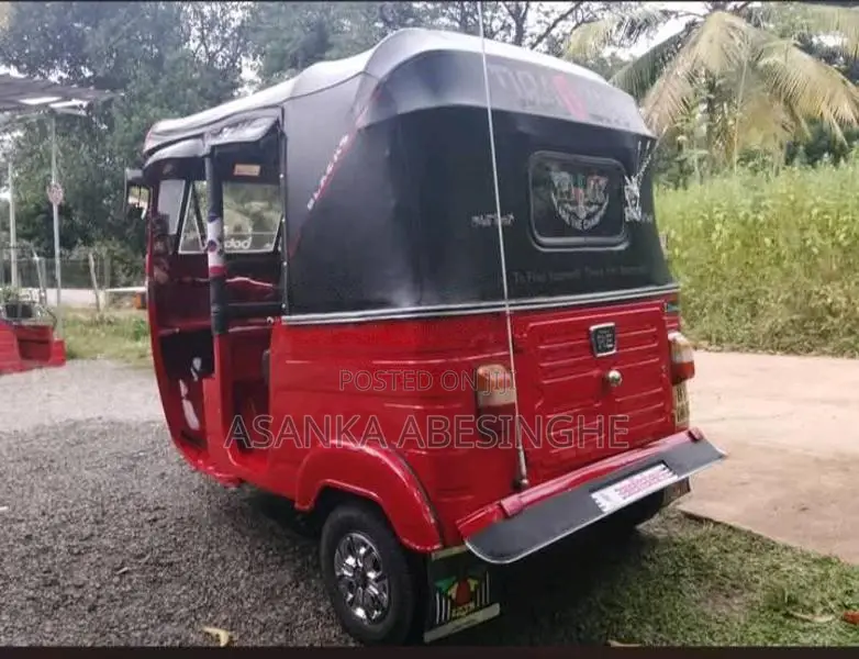 Bajaj RE 2 Stroke 2002 Three Wheel (Used)