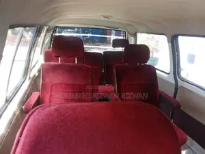 Toyota CR27 1990 Van (Used)