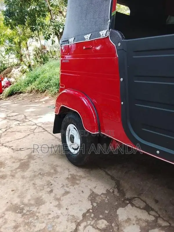 Bajaj 4 stroke 2014 Three Wheel (Used)