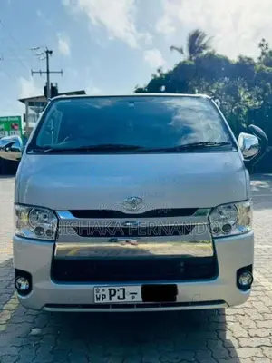 Toyota KDH 2016 Van (Used)