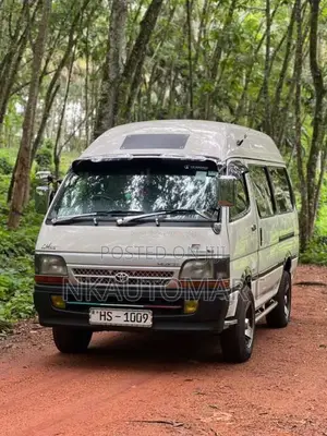 Toyota Dolphin 1999 Van (Used)