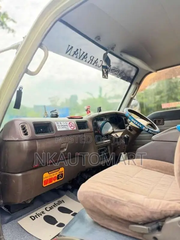 Nissan Caravan 1995 Van (Used)