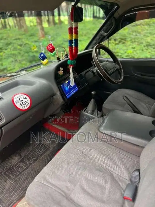 Toyota Dolphin 1999 Van (Used)