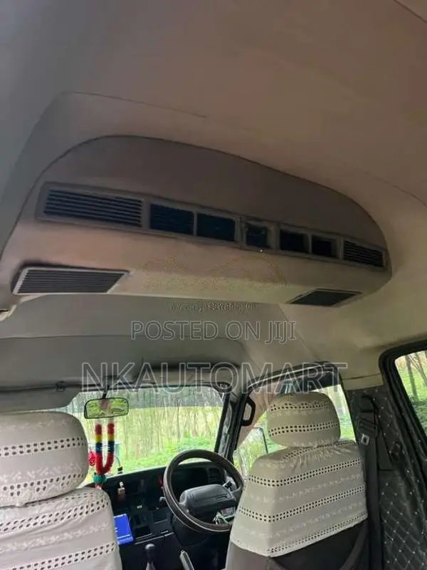 Toyota Dolphin 1999 Van (Used)