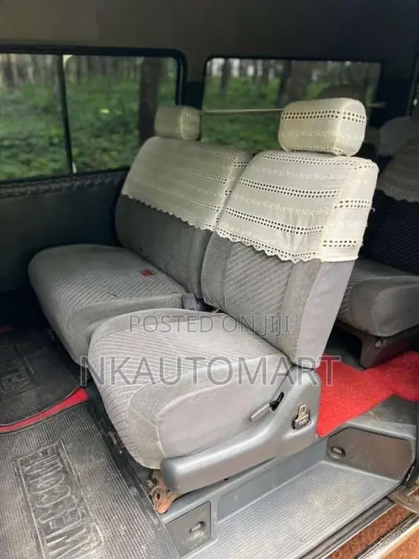 Toyota Dolphin 1999 Van (Used)