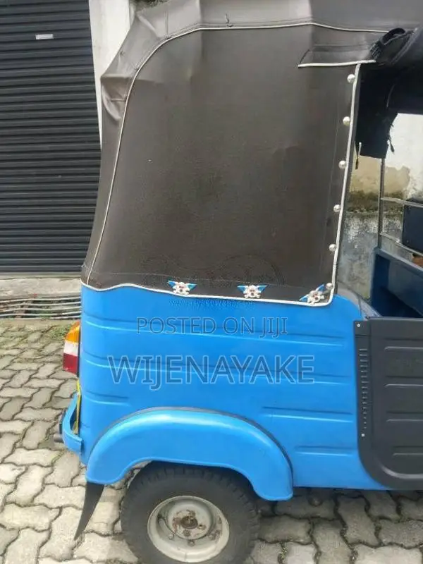 Bajaj RE 2 Stroke 2004 Three Wheel (Used)
