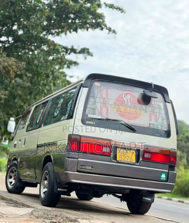 Nissan Caravan 1995 Van (Used)