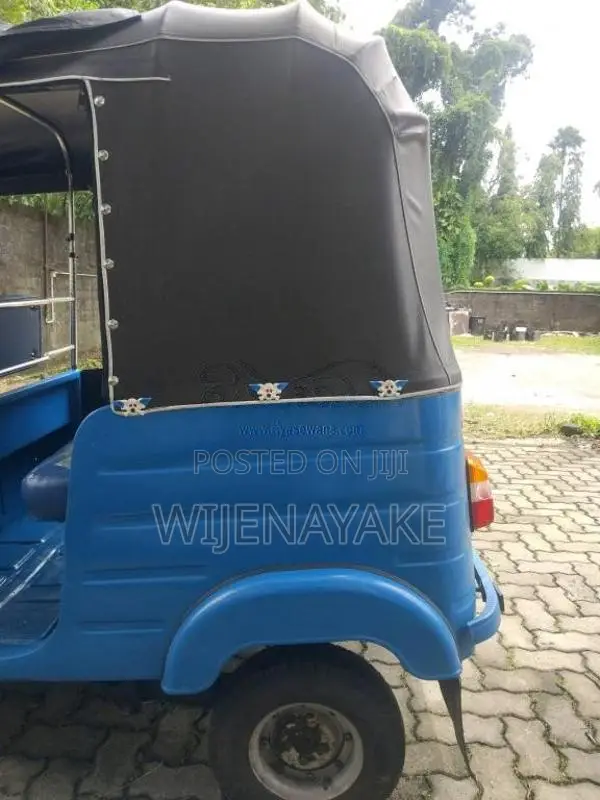 Bajaj RE 2 Stroke 2004 Three Wheel (Used)