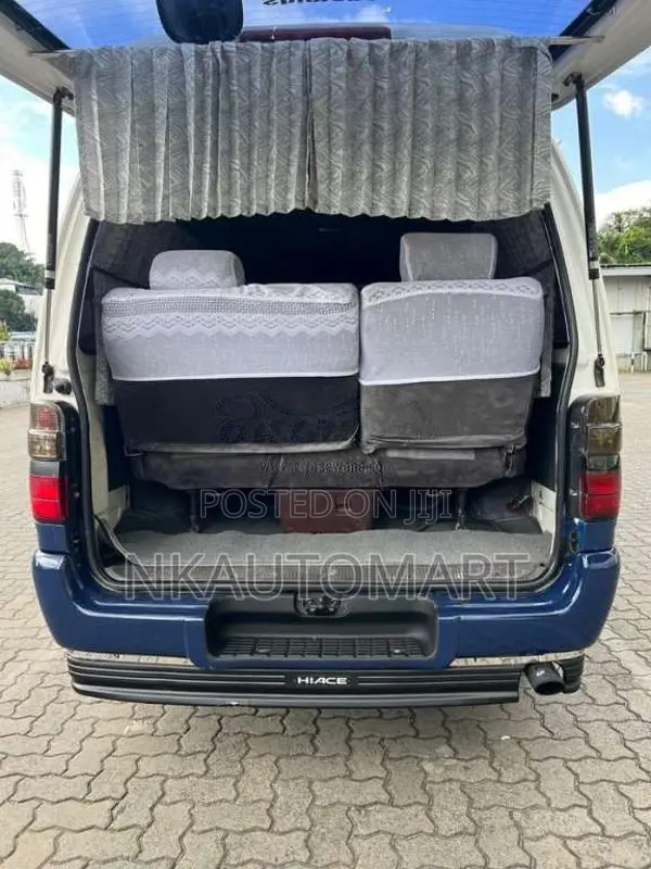 Toyota Dolphin 1999 Van (Used)