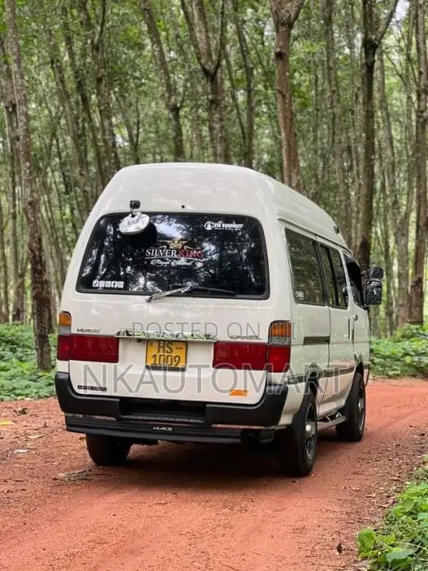 Toyota Dolphin 1999 Van (Used)