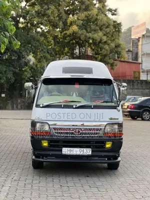 Toyota Dolphin 1998 Van (Used)
