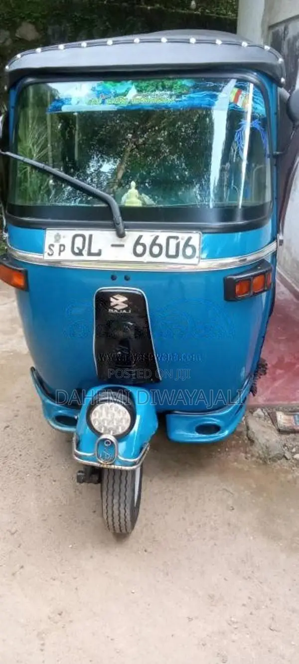 Bajaj 4 stroke 2007 Three Wheel (Used)