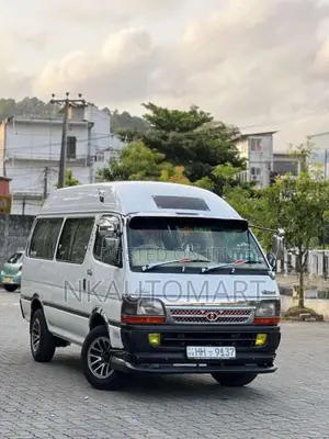 Toyota Dolphin 1998 Van (Used)