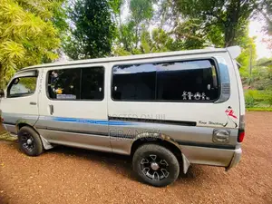 Toyota Dolphin 1994 Van (Used)