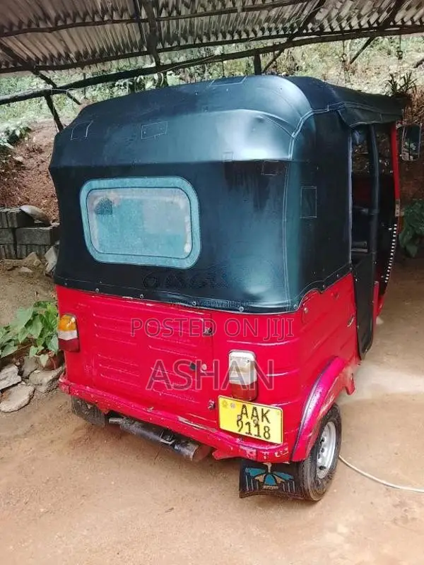 Bajaj RE 205 2013 Three Wheel (Used)